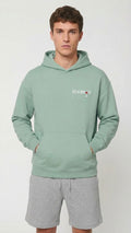 Cooper Dry Unisex Hoodie mit kleinem Schriftzug vorne. Detail-Kapuze: „Doppellagige Kapuze mit Single Jersey Nackenband"  Detail-Tasche: „Kängurutasche des Cooper Dry Hoodies aus Bio-Baumwolle | Rotweinmund